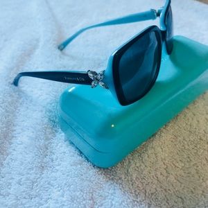 Tiffany Sunglasses model TF4047B